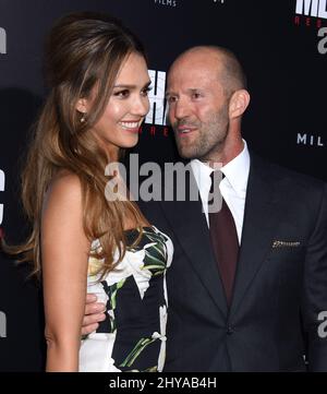 Jessica Alba et Jason Statham assistent à la première de Mechanic: Resurrection, qui s'est tenue aux cinémas ArcLight de Los Angeles, en Californie. Banque D'Images