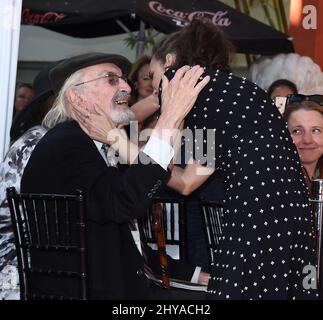 Martin Landau et Winona Ryder à la cérémonie de mise en scène et de main de Tim Burtons qui a eu lieu au TCL Chinese Theatre Imax Hollywood le jeudi 8 septembre 2016, à Los Angeles. Banque D'Images