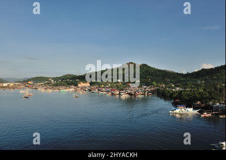 Vue aérienne du port de Coron à Palawan, Philippines. Banque D'Images