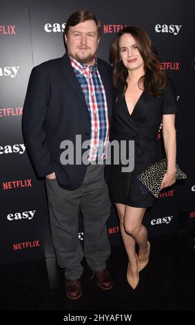 Michael Chernus et Elizabeth Reaser arrivent pour le « Easy » Cast and Crew screening qui s'est tenu à Londres West Hollywood, Los Angeles, États-Unis. Banque D'Images