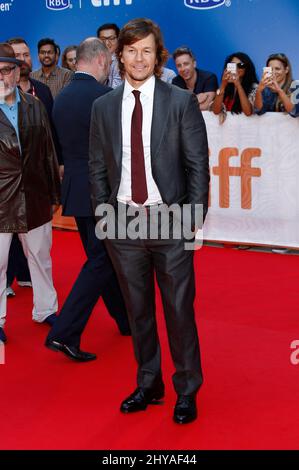Mark Wahlberg sur le tapis rouge avant la projection de Deepwater Horizon, au Toronto International film Festival 2016 Banque D'Images