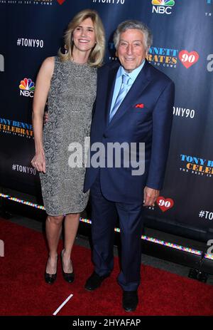 Tony Bennett et Susan Benedetto assistent à la conférence « Tony Bennett célèbre 90: The Best is Afind to Come » au radio City Music Hall le jeudi 15 septembre 2016, à New York. Banque D'Images