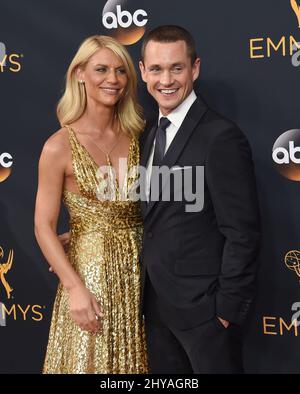 Claire Danes et Hugh Dancy arrivent pour les Primetime Emmy Awards 68th le dimanche septembre. 18, 2016, au Microsoft Theatre de Los Angeles. Banque D'Images