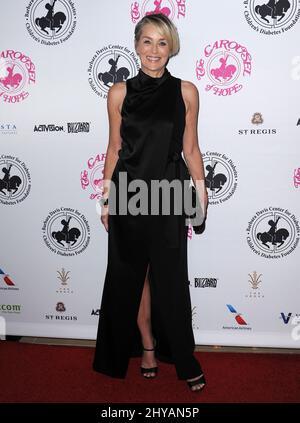 Sharon Stone arrive pour le Carousel of Hope ball 2016 qui s'est tenu au Beverly Hilton, Beverly Hills, Los Angeles, 8th octobre 2016. Banque D'Images