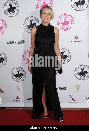 Sharon Stone arrive pour le Carousel of Hope ball 2016 qui s'est tenu au Beverly Hilton, Beverly Hills, Los Angeles, 8th octobre 2016. Banque D'Images