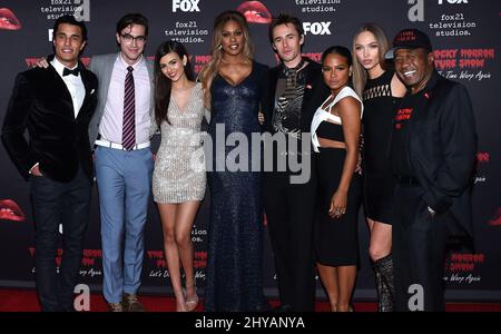 Staz Nair, Ryan McCartan, Victoria Justice, Laverne Cox, Reeve C assister au Rocky Horror Picture Show: Faisons à nouveau le temps Warp première tenue au Roxy, à Los Angeles, Californie. Banque D'Images