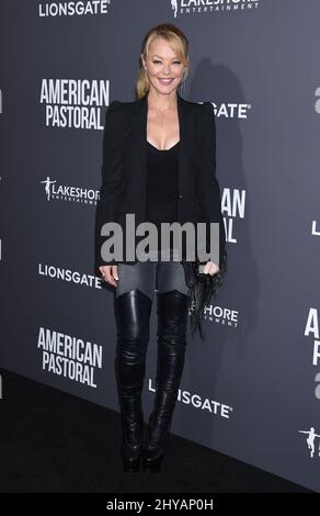 Charlotte Ross assiste à une projection spéciale de la pastorale américaine qui s'est tenue au Samuel Goldwyn Theatre de l'Académie à Los Angeles, en Californie. Banque D'Images