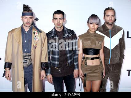 DNCE, Cole Whittle, Joe Jonas, JinJoo Lee et Jack Lawless participent au concert avantage Tidal X: 1015, organisé par Tidal et la Fondation Robin des Bois, au Barclays Center le samedi 15 octobre 2016, à New York. Banque D'Images