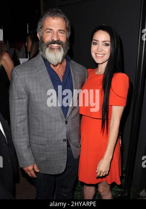 Mel Gibson, Rosalind Ross arrivant pour le World Poker Tournament 'four Kings & an Ace' au profit de Mending Kids International tenu à Citizen, Beverly Hills, Los Angels, le 21st octobre 2016. Banque D'Images