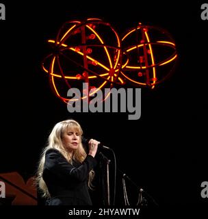 Stevie Nicks se présentant à l'ouverture de Stevie Nicks, fille de sa ville natale, « 24 Carat Gold Tour », avec les prétendants au Talking Stick Arena. Banque D'Images