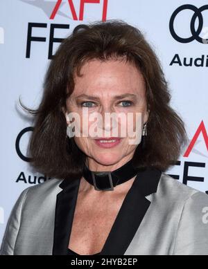 Jacqueline Bisset arrive à la première mondiale de « Rules Don't Apply » à la nuit d'ouverture du festival AFI 2016 le jeudi 10 novembre 2016, à Los Angeles. Banque D'Images