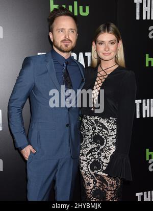 Aaron Paul et Lauren Parsekian arrivent pour la première saison de la tournée 2 à Los Angeles, le 19th janvier 2017 Banque D'Images