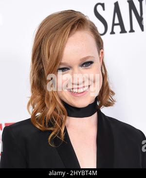 Liv Hewson arrive à la première de Netflix de 'Santa Clarita Diet ...
