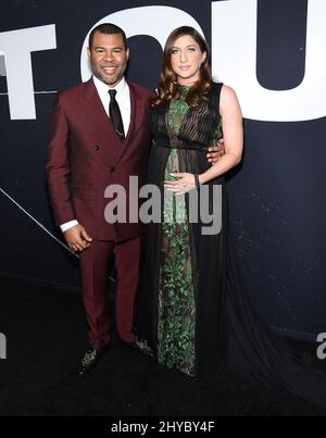 Jordan Peele et Chelsea Peretti arrivent à la projection spéciale de 'Get Out' qui a eu lieu au Regal Cinemas LA Live Banque D'Images