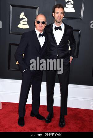 Michael Keaton, Sean Douglas participant aux Grammy Awards annuels 59th à Los Angeles Banque D'Images