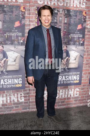 Pete Holmes participe à la première « Crashing » de Los Angeles tenue à Avalon Banque D'Images