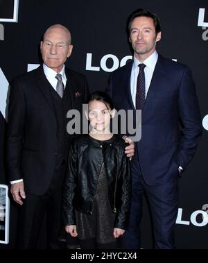 Patrick Stewart, Dafne Keen et Hugh Jackman assistent à la projection spéciale « Logan » qui s'est tenue au centre de Jazz au Lincoln Center de New York, aux États-Unis Banque D'Images