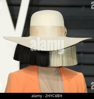 SIA au 2017 Vanity Fair Oscar Party organisé par Graydon carter au Wallis Annenberg Center for the Performing Arts Banque D'Images