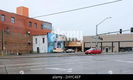 Peinture murale Buster Keaton dans le quartier historique de Cottage Grove, Oregon, États-Unis ; pour commémorer le général, un film américain silencieux de 1926, filmé localement. Banque D'Images