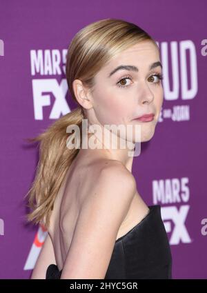 Kiernan Shipka participe à l'événement tapis rouge « Feud: Bette and Joan » qui a eu lieu au TCL Chinese Theatre Banque D'Images