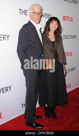 Mary Steenburgen, Ted Danson participant à la projection spéciale « The Discovery » au Vista Theatre de Los Angeles, États-Unis Banque D'Images