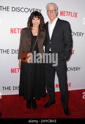 Mary Steenburgen, Ted Danson participant à la projection spéciale « The Discovery » au Vista Theatre de Los Angeles, États-Unis Banque D'Images