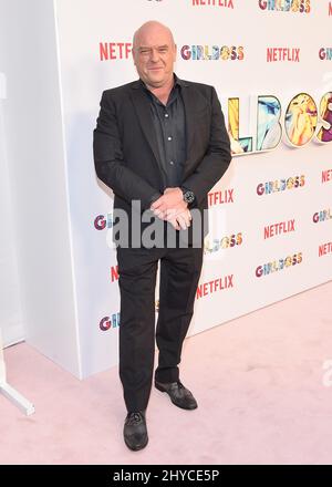 Dean Norris assiste à la première de 'Girlboss' à Los Angeles, qui s'est tenue aux cinémas ArcLight Hollywood Banque D'Images