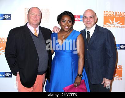 Mario Batali, Margarette Purvis et Michael Symon assistent au dîner de 2017 de la Food Bank pour le New York City CAN-Do Awards Banque D'Images