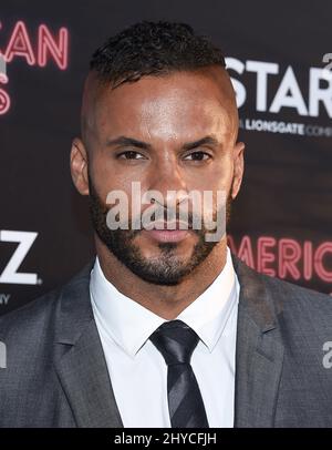 Ricky Whittle arrive à la première « American Gods » qui s'est tenue au Cinerama Dome à Los Angeles, aux États-Unis Banque D'Images