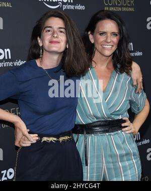 Gaby Hoffman et Amy Landecker arrivent à l'événement FYC pour le « transparent » d'Amazon Video qui s'est tenu au Hollywood Athletic Club de Los Angeles, aux États-Unis Banque D'Images