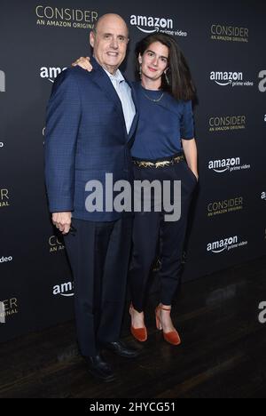 Jeffrey Tambor et Gaby Hoffman arrivent à l'événement FYC pour le « transparent » d'Amazon Video qui s'est tenu au Hollywood Athletic Club de Los Angeles, aux États-Unis Banque D'Images