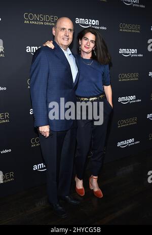 Jeffrey Tambor et Gaby Hoffman arrivent à l'événement FYC pour le « transparent » d'Amazon Video qui s'est tenu au Hollywood Athletic Club de Los Angeles, aux États-Unis Banque D'Images