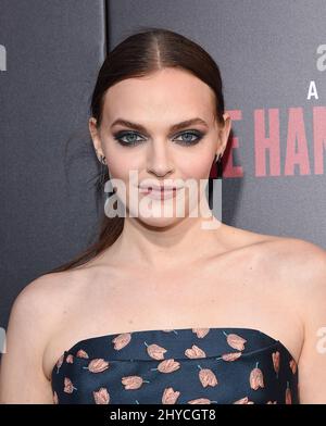 Madeline Brewer arrive pour la première « The Handmaid's Tale » de Hulu, qui s'est tenue au Cinerama Dome Hollywood, Los Angeles, le 25 avril 2017 Banque D'Images