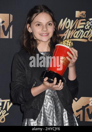 Dafne tient dans la salle de presse aux MTV film and TV Awards 2017 qui se tiennent au Shrine Auditorium de Los Angeles, Etats-Unis Banque D'Images