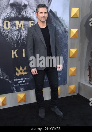 Eric Bana arrive à la première mondiale « King Arthur: Legend of the Sword » qui s'est tenue au TCL Chinese Theatre de Los Angeles, aux États-Unis Banque D'Images