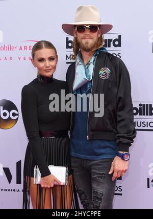 Brian Kelley et Brittney Marie Cole assistent aux Billboard Music Awards à Las Vegas Banque D'Images