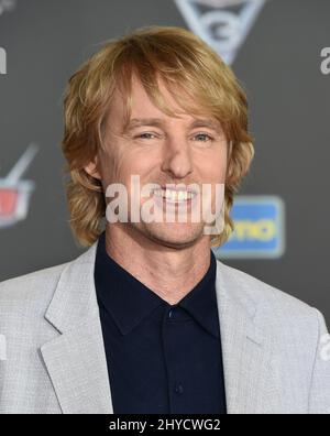 Owen Wilson arrive à la première mondiale « Cars 3 » qui s'est tenue au centre des congrès d'Anaheim Banque D'Images