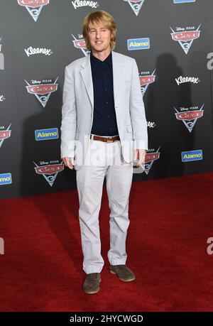 Owen Wilson arrive à la première mondiale « Cars 3 » qui s'est tenue au centre des congrès d'Anaheim Banque D'Images