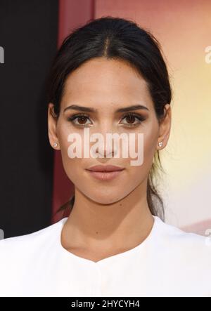 Adria Arjona assistant à la première maison à Los Angeles, tenue au TCL Chinese Theatre Banque D'Images