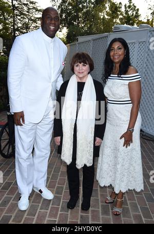 Earvin Johnson Jr., Linda Ronstadt et cookie Johnson participant au Gala DesignCare 2017 organisé par la HollyRod Foundation dans une résidence privée Banque D'Images