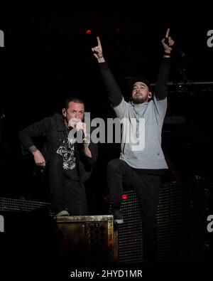 9 mai 2015 Las Vegas, Nevada. Chester Bennington, Mike Shinoda de Linkin Park Rock à Rio USA Music Festival au MGM Resorts Festival Grounds Banque D'Images