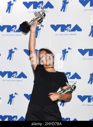 Alessia Cara dans la salle de presse des MTV Video Music Awards 2017 qui se tiennent au Forum de Los Angeles, Etats-Unis Banque D'Images