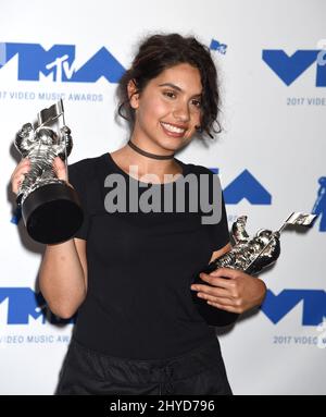 Alessia Cara dans la salle de presse des MTV Video Music Awards 2017 qui se tiennent au Forum de Los Angeles, Etats-Unis Banque D'Images