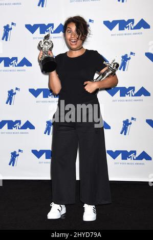 Alessia Cara dans la salle de presse des MTV Video Music Awards 2017 qui se tiennent au Forum de Los Angeles, Etats-Unis Banque D'Images