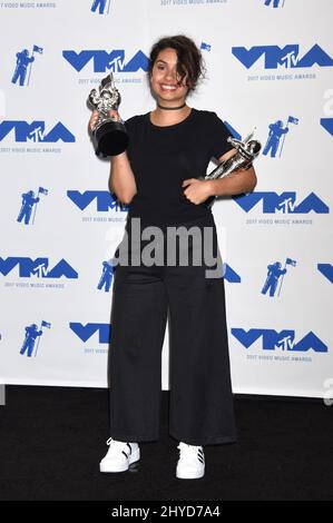 Alessia Cara dans la salle de presse des MTV Video Music Awards 2017 qui se tiennent au Forum de Los Angeles, Etats-Unis Banque D'Images
