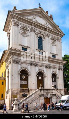 Rome, Italie - 27 mai 2018 : Cathédrale militaire de Santa Caterina da Siena à Magnanapoli sur la place Largo Magnanapoli dans le quartier de Quirinale Banque D'Images