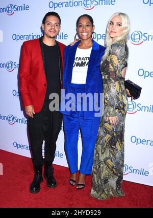 Evan Ross, Tracee Ellis Ross et Ashlee Simpson Ross participant au Gala de l'opération Smile à Santa Monica Banque D'Images