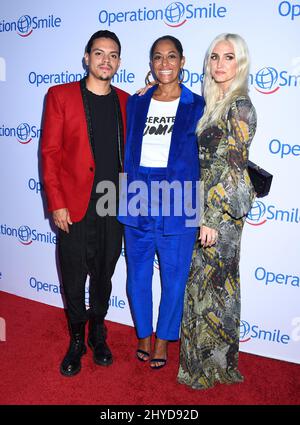 Evan Ross, Tracee Ellis Ross et Ashlee Simpson Ross participant au Gala de l'opération Smile à Santa Monica Banque D'Images