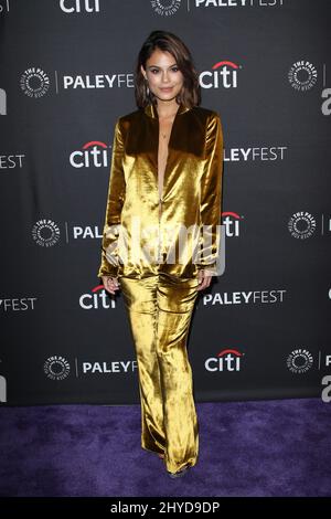 Nathalie Kelley assistait à la troupe 'Synasty' et 'Valor' lors des prévisualisations de la télévision d'automne 11th du PaleyFest à Los Angeles Banque D'Images