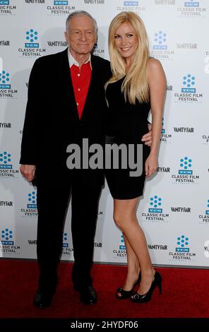 22 avril 2010 Hollywood, ca. Hugh Hefner et Crystal Harris TCM Classic film Festival - 'A Star is Born' - arrivées au Mann's Chinese Theatre Banque D'Images